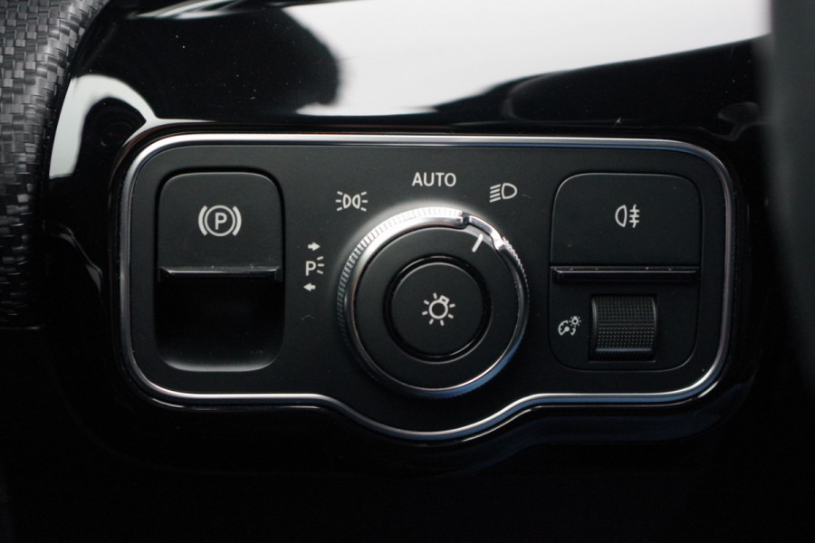 Mercedes-Benz A-Klasse 200 164 PK Automaat Business Solution, Groot-Navigatie, Stoelverwarming