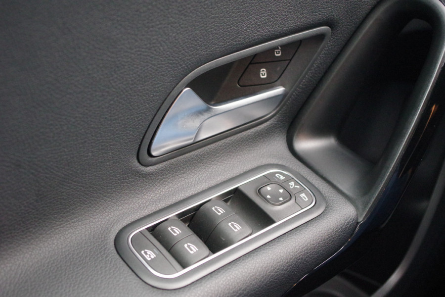 Mercedes-Benz A-Klasse 200 164 PK Automaat Business Solution, Groot-Navigatie, Stoelverwarming