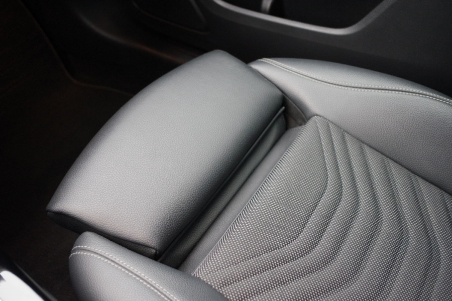 Mercedes-Benz A-Klasse 200 164 PK Automaat Business Solution, Groot-Navigatie, Stoelverwarming