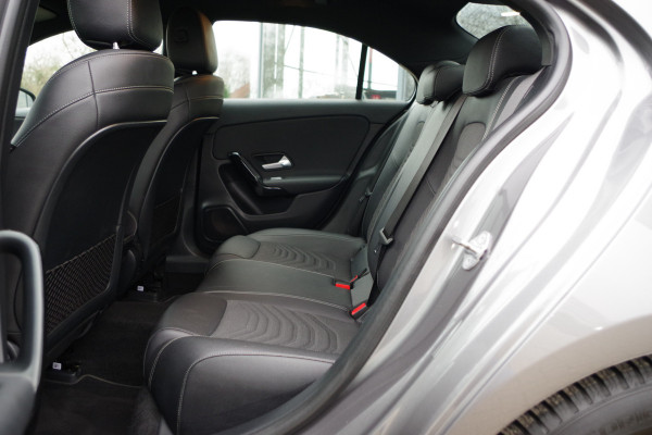 Mercedes-Benz A-Klasse 200 164 PK Automaat Business Solution, Groot-Navigatie, Stoelverwarming