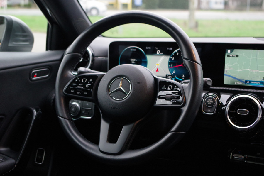 Mercedes-Benz A-Klasse 200 164 PK Automaat Business Solution, Groot-Navigatie, Stoelverwarming