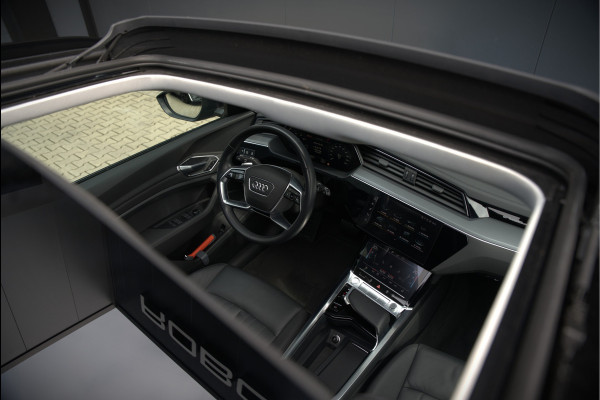 Audi e-tron 50 quattro Business edition Plus 71 kWh | Black Edition | Panoramadak | Memory Seats | Luchtvering | Adaptive Cruise Control | Keyless | Matrix LED | Leder | Stoelverwarming | NAP |