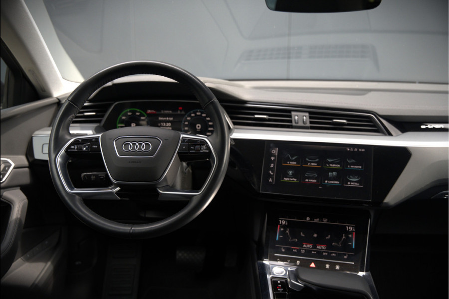 Audi e-tron 50 quattro Business edition Plus 71 kWh | Black Edition | Panoramadak | Memory Seats | Luchtvering | Adaptive Cruise Control | Keyless | Matrix LED | Leder | Stoelverwarming | NAP |