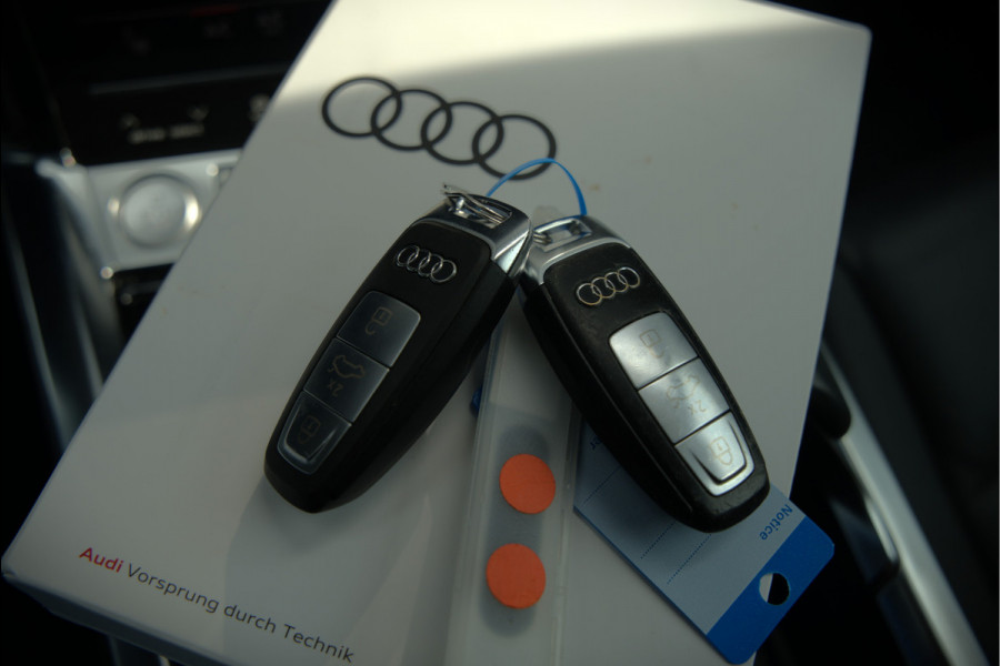 Audi e-tron 50 quattro Business edition Plus 71 kWh | Black Edition | Panoramadak | Memory Seats | Luchtvering | Adaptive Cruise Control | Keyless | Matrix LED | Leder | Stoelverwarming | NAP |
