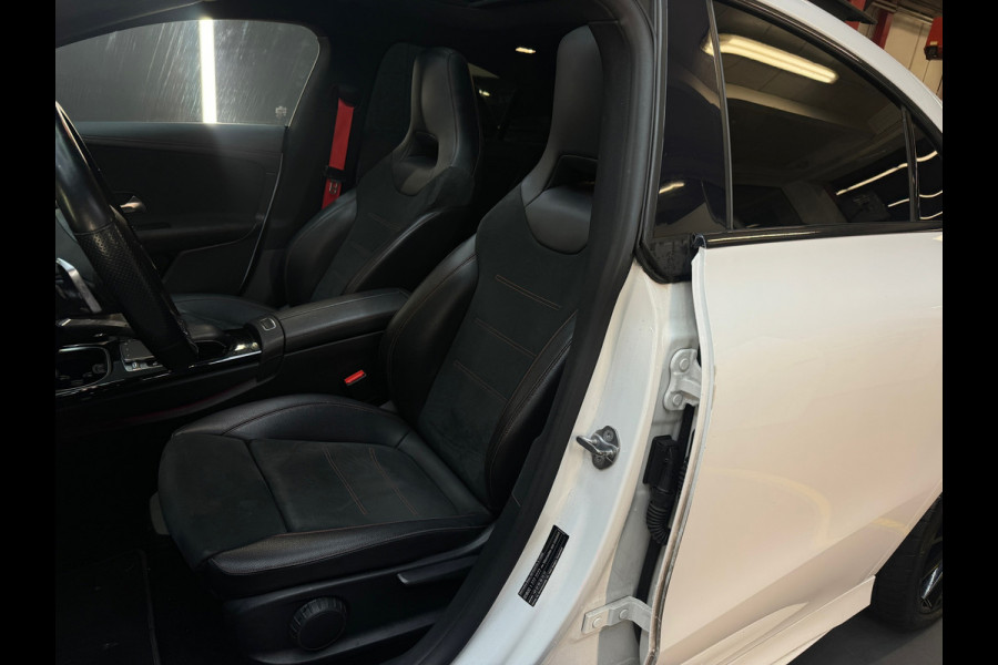 Mercedes-Benz CLA-Klasse 220 AMG Pano|Sfeer|Camera|Nightpakket