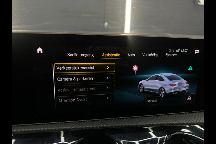 Mercedes-Benz CLA-Klasse 220 AMG Pano|Sfeer|Camera|Nightpakket
