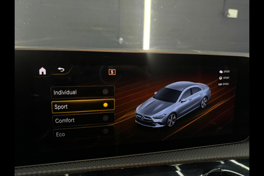 Mercedes-Benz CLA-Klasse 220 AMG Pano|Sfeer|Camera|Nightpakket