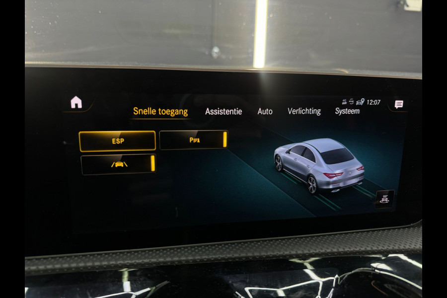 Mercedes-Benz CLA-Klasse 220 AMG Pano|Sfeer|Camera|Nightpakket