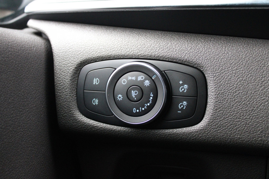 Ford Tourneo Custom 320 2.0 TDCI L2H1 185pk - 2x Schuif - Xenon - Trekhaak - Standkachel - Leder - Camera - Carplay - Blindspot - Rijklaar