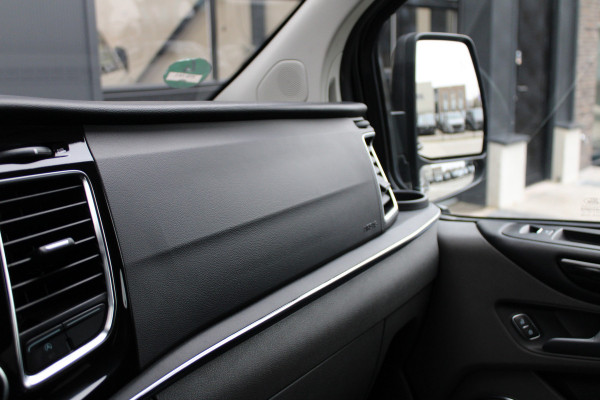 Ford Tourneo Custom 320 2.0 TDCI L2H1 185pk - 2x Schuif - Xenon - Trekhaak - Standkachel - Leder - Camera - Carplay - Blindspot - Rijklaar