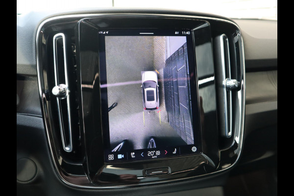 Volvo XC40 Recharge Twin Ultimate 78 kWh / Panoramadak / Stoelverwarming / Parkeersensoren voor+achter / Apple Carplay/Android Auto / 19 Inch / LED / Harman Kardon