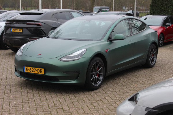 Tesla Model 3 Long Range AWD 75 kWh / NIEUWE BATTERIJ / SoH 88.4% / Trekhaak / Autopilot / Panoramadak / Camera / Leder / 19'' / Leder / Premium Audio /