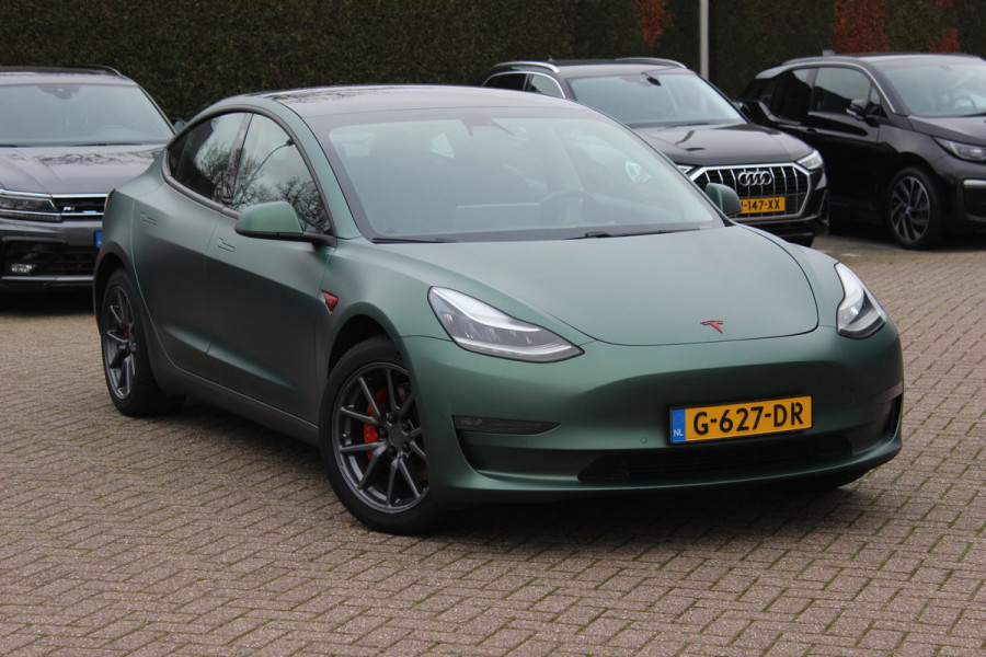 Tesla Model 3 Long Range AWD 75 kWh / NIEUWE BATTERIJ / SoH 88.4% / Trekhaak / Autopilot / Panoramadak / Camera / Leder / 19'' / Leder / Premium Audio /