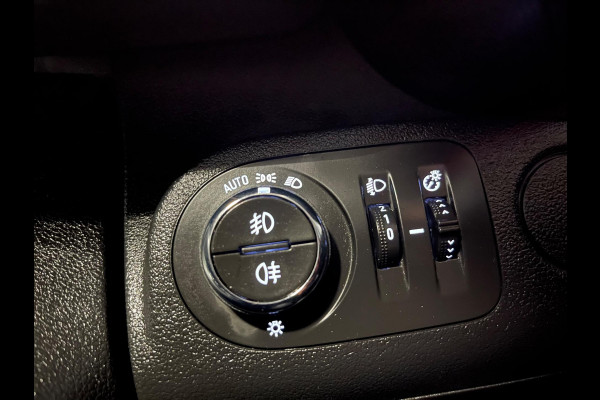 Opel Combo Benzine 1.2 Turbo L2H1 Edition 3Persoons, Airco, CruiseControl, Navigatie, Trekhaak, RIJKLAARPRIJS!