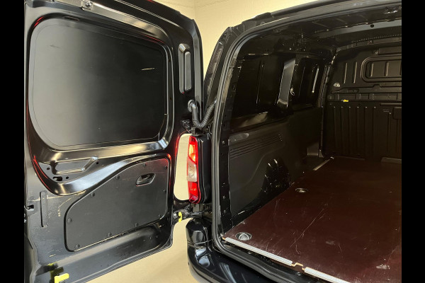 Opel Combo Benzine 1.2 Turbo L2H1 Edition 3Persoons, Airco, CruiseControl, Navigatie, Trekhaak, RIJKLAARPRIJS!