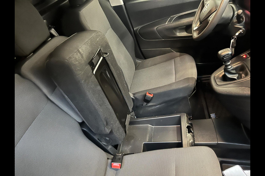 Opel Combo Benzine 1.2 Turbo L2H1 Edition 3Persoons, Airco, CruiseControl, Navigatie, Trekhaak, RIJKLAARPRIJS!