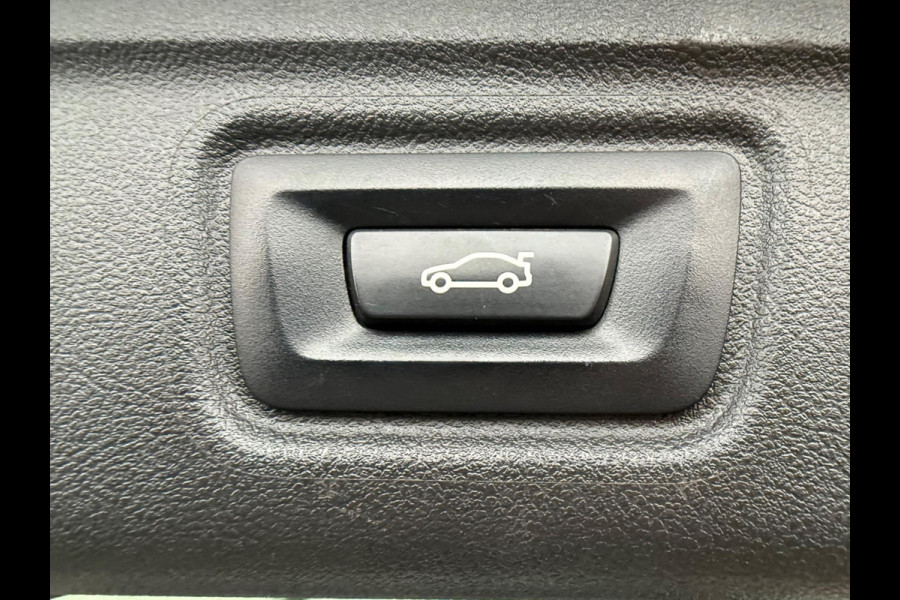 BMW 3 Serie Touring 330e Automaat M- Sport pakket, panoramadak, electr. trekhaak, camera, conqac leder sportinterieur