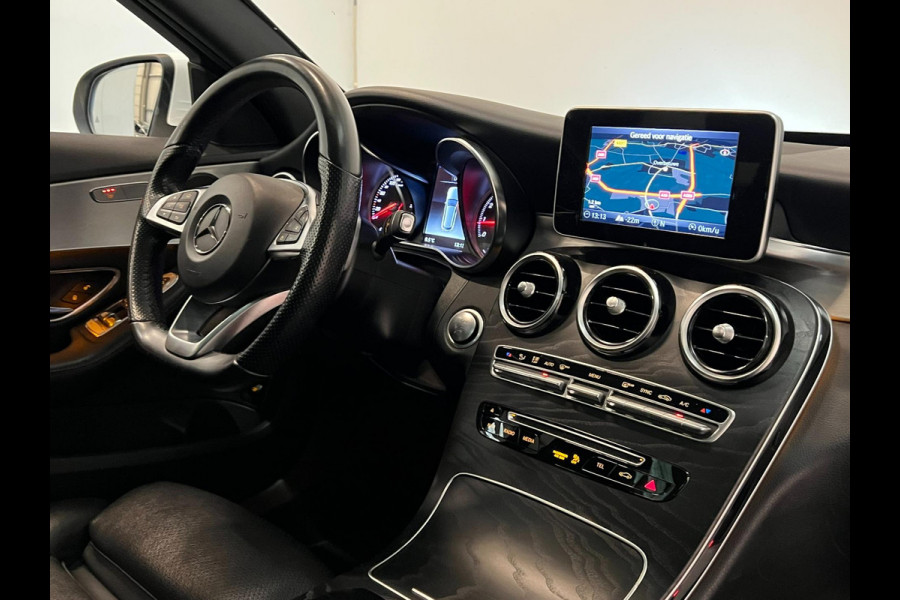 Mercedes-Benz C-Klasse Estate 180 / AMG / Pano / NL-auto / Trekhaak