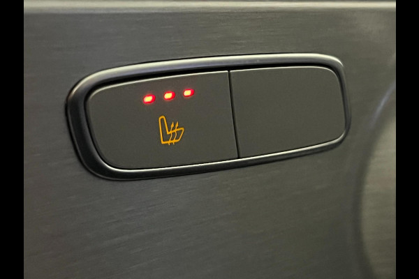 Mercedes-Benz C-Klasse Estate 180 / AMG / Pano / NL-auto / Trekhaak