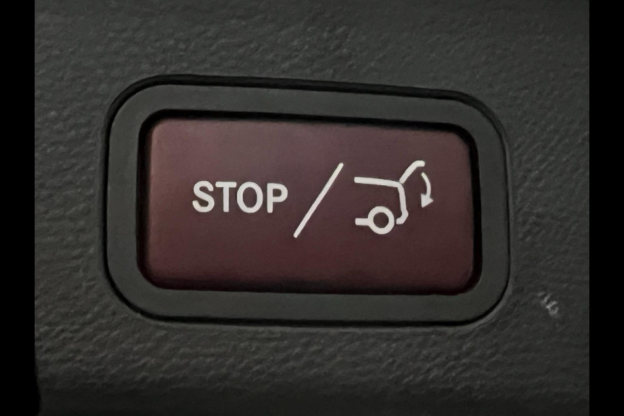 Mercedes-Benz C-Klasse Estate 180 / AMG / Pano / NL-auto / Trekhaak