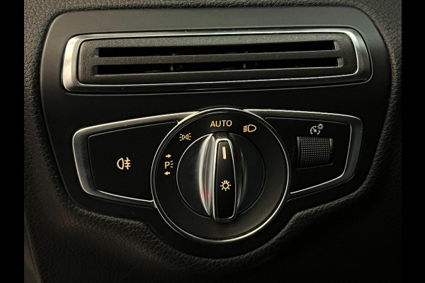 Mercedes-Benz C-Klasse Estate 180 / AMG / Pano / NL-auto / Trekhaak