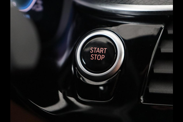 BMW 5 Serie Touring 530e M Sport | Leder | Stoelverwarming | Live Cockpit | Navigatie | Memory | Camera | Carplay | Achterbankverwarming | Cruise Control | Sfeerverlichting | PHEV | Plug In