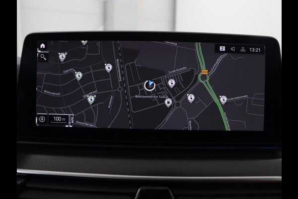 BMW 5 Serie Touring 530e M Sport | Leder | Stoelverwarming | Live Cockpit | Navigatie | Memory | Camera | Carplay | Achterbankverwarming | Cruise Control | Sfeerverlichting | PHEV | Plug In