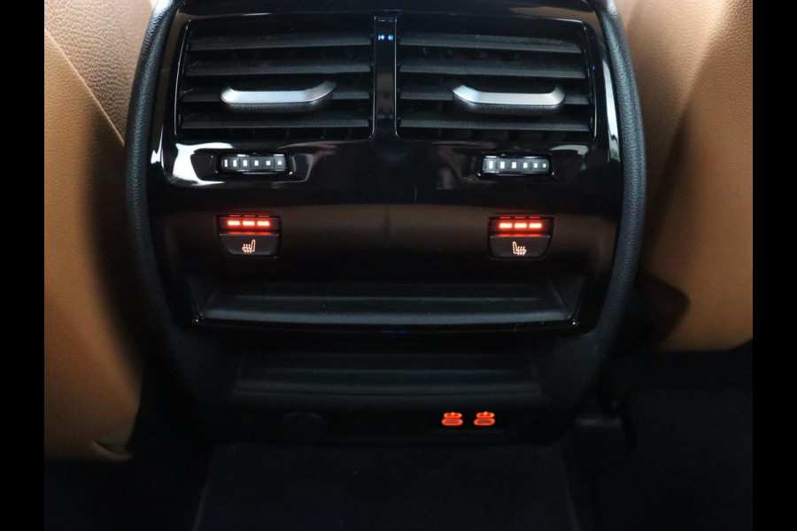 BMW 5 Serie Touring 530e M Sport | Leder | Stoelverwarming | Live Cockpit | Navigatie | Memory | Camera | Carplay | Achterbankverwarming | Cruise Control | Sfeerverlichting | PHEV | Plug In