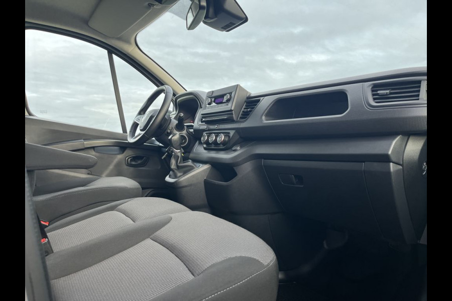 Renault Trafic 2.0 dCi E6 150pk Automaat L2 Comfort BPM Vrij! Lease €415p/m, PDC, Led, Airco, Trekhaak, Cruise controle, Onderhoudshistorie aanwezig