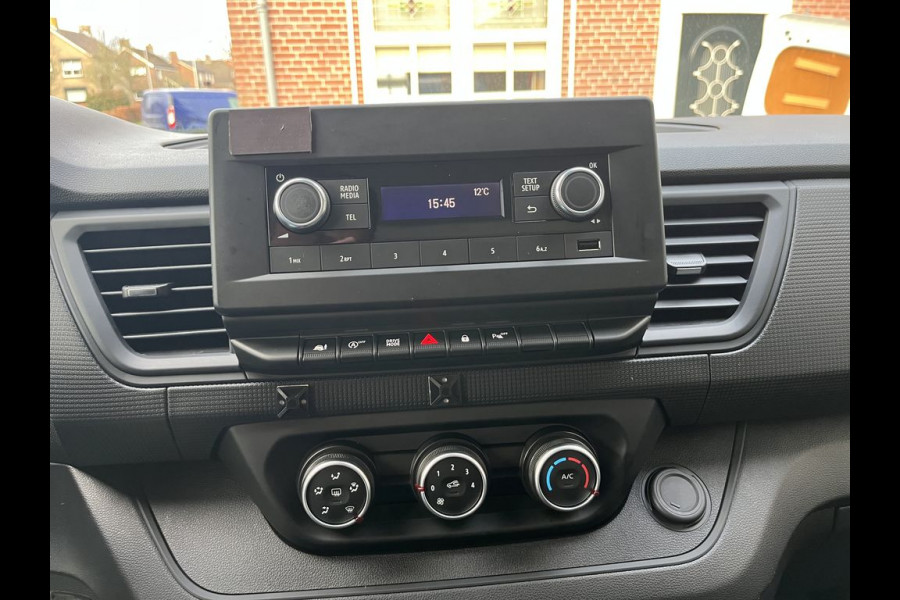 Renault Trafic 2.0 dCi E6 150pk Automaat L2 Comfort BPM Vrij! Lease €415p/m, PDC, Led, Airco, Trekhaak, Cruise controle, Onderhoudshistorie aanwezig