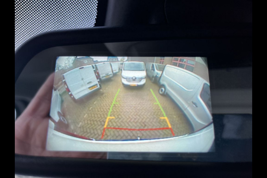 Renault Trafic 2.0 dCi E6 150pk Automaat L2 Comfort BPM Vrij! Lease €415p/m, PDC, Led, Airco, Trekhaak, Cruise controle, Onderhoudshistorie aanwezig