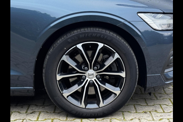 Volvo V60 2.0 B3 MOMENTUM ADVANTAGE CAMERA NAP CARPLAY CRUISE NAVIGATIE