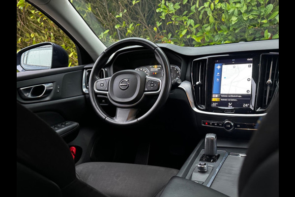 Volvo V60 2.0 B3 MOMENTUM ADVANTAGE CAMERA NAP CARPLAY CRUISE NAVIGATIE