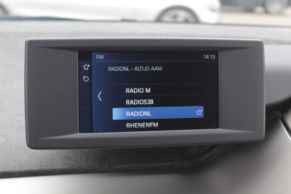 BMW i3 Basis 120Ah 42 kWh / SoH 91.4% Navigatie / 19'' / Parkeerhulp achter / Navigatie / Harman Kardon / Stoelverwarming / Cruise Control / Warmtepomp / Getint glas