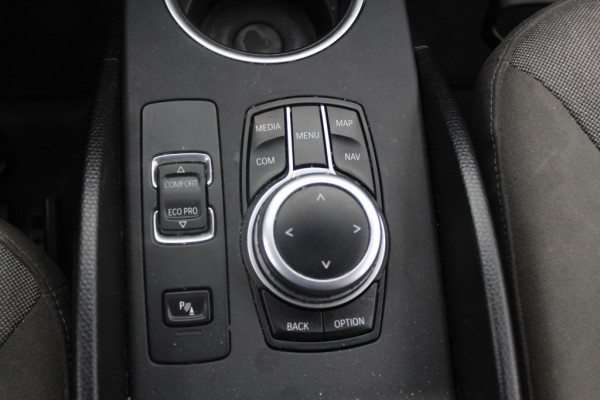 BMW i3 Basis 120Ah 42 kWh / SoH 91.4% Navigatie / 19'' / Parkeerhulp achter / Navigatie / Harman Kardon / Stoelverwarming / Cruise Control / Warmtepomp / Getint glas