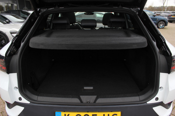 Volkswagen ID.4 First Max 77 kWh / SoH 91.2% / Full option! / Trekhaak / Panoramadak / Camera / Head-up / Keyless / 21'' / ACC / Dodehoek / Elektr. stoelen / Massage / Navigatie / Stuurverwarming