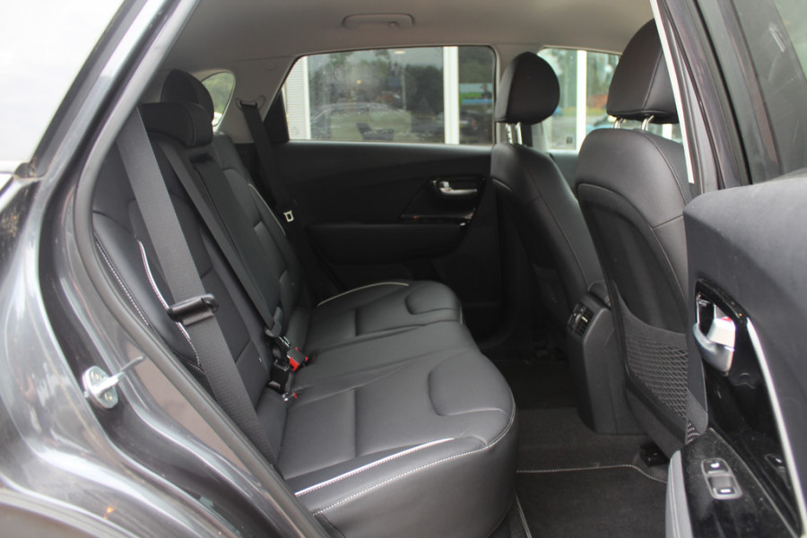 Kia e-Niro ExecutiveLine 64 kWh / SoH 91% / Warmtepomp / Trekhaak / Camera / Leder / Keyless / Stoelventilatie / Navigatie / Dodehoek / DAB / Cruise Control