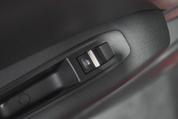 Renault Captur Mild Hybrid 140 EDC Intens | Navigatie | Camera | Cruise Control | Climate Control