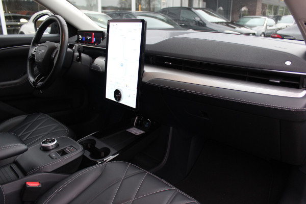 Ford Mustang Mach-E RWD 75 kWh / Trekhaak / 360Camera / Leder / 18'' / Keyless / DAB / B&O / Stoelverwarming / ACC