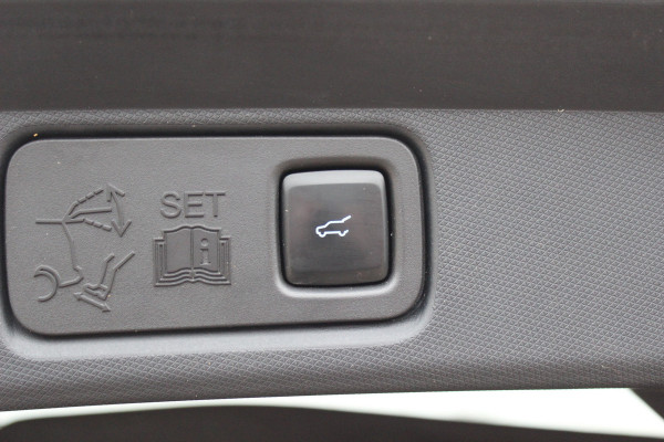 Ford Mustang Mach-E RWD 75 kWh / Trekhaak / 360Camera / Leder / 18'' / Keyless / DAB / B&O / Stoelverwarming / ACC