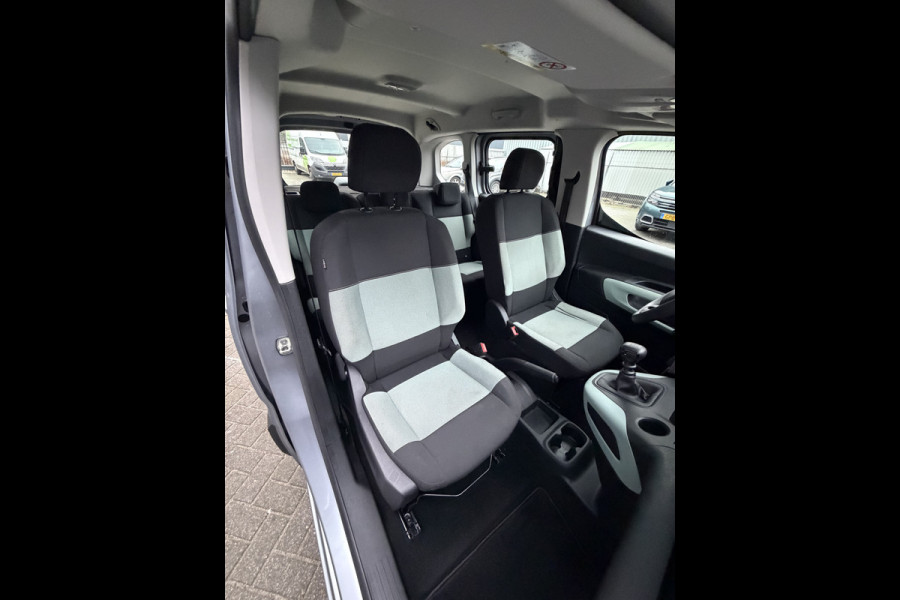 Citroën Berlingo 110pk Feel (Airco - Navigatie via APP - Parkeersensoren - Cruise Controle - 2x schuifdeuren)