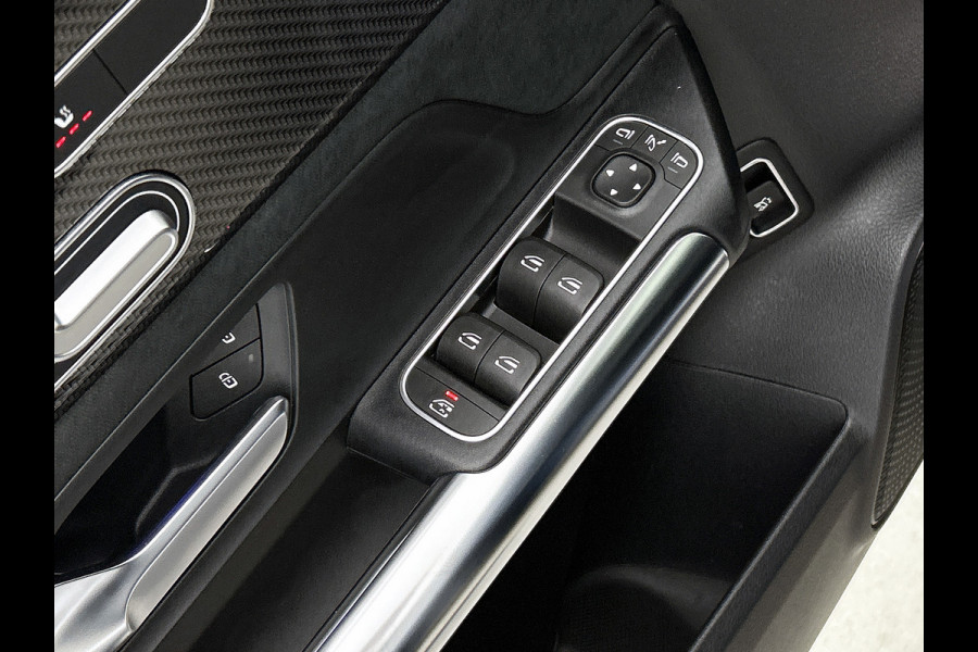 Mercedes-Benz GLA 250 e Business Solution AMG Limited AMG Line | Night Pakket | Panorama Schuif-Kanteldak | Ledkoplampen | Sfeerverlichting | Memory voorstoelen. Inclusief 24 maanden MB Certified garantie voor Europa.