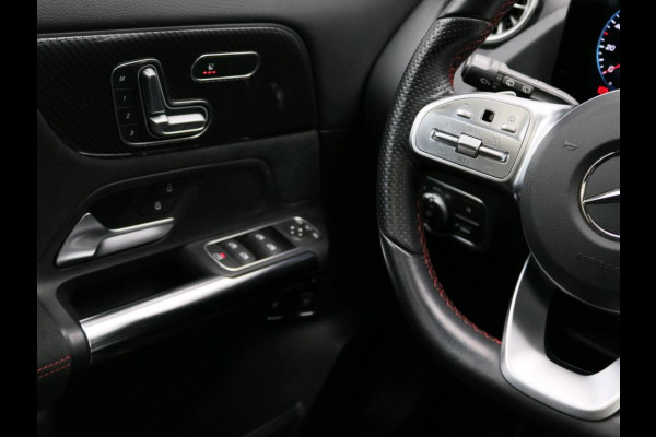 Mercedes-Benz GLA 250 e Business Solution AMG Limited AMG Line | Night Pakket | Panorama Schuif-Kanteldak | Ledkoplampen | Sfeerverlichting | Memory voorstoelen. Inclusief 24 maanden MB Certified garantie voor Europa.