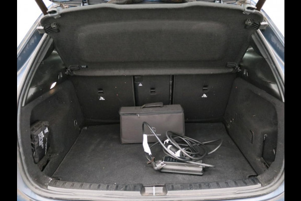 Mercedes-Benz GLA 250 e Business Solution AMG Limited AMG Line | Night Pakket | Panorama Schuif-Kanteldak | Ledkoplampen | Sfeerverlichting | Memory voorstoelen. Inclusief 24 maanden MB Certified garantie voor Europa.