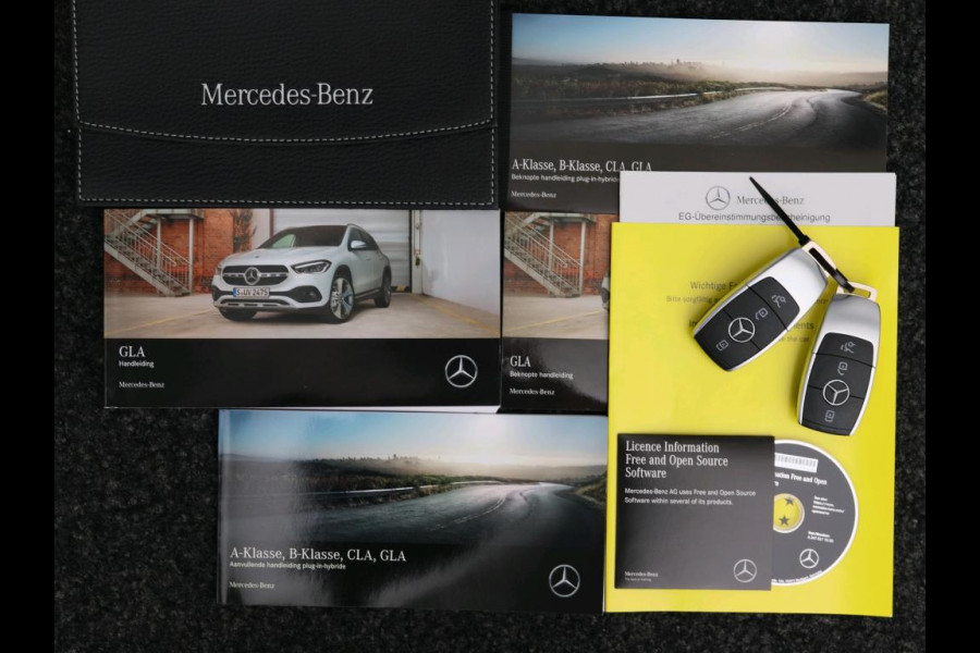 Mercedes-Benz GLA 250 e Business Solution AMG Limited AMG Line | Night Pakket | Panorama Schuif-Kanteldak | Ledkoplampen | Sfeerverlichting | Memory voorstoelen. Inclusief 24 maanden MB Certified garantie voor Europa.