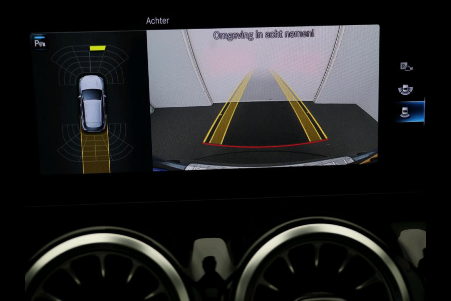 Mercedes-Benz GLA 250 e Business Solution AMG Limited AMG Line | Night Pakket | Panorama Schuif-Kanteldak | Ledkoplampen | Sfeerverlichting | Memory voorstoelen. Inclusief 24 maanden MB Certified garantie voor Europa.