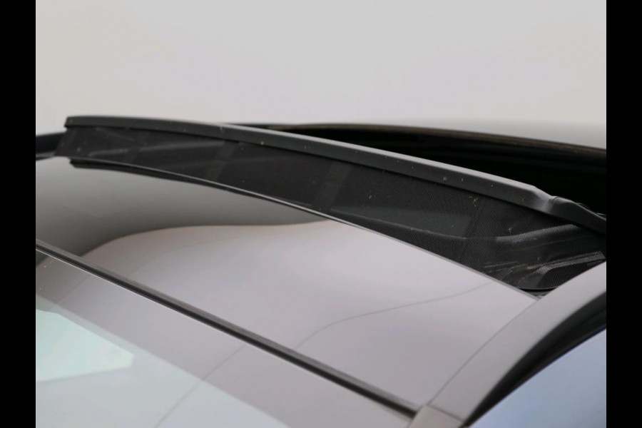 Mercedes-Benz GLA 250 e Business Solution AMG Limited AMG Line | Night Pakket | Panorama Schuif-Kanteldak | Ledkoplampen | Sfeerverlichting | Memory voorstoelen. Inclusief 24 maanden MB Certified garantie voor Europa.