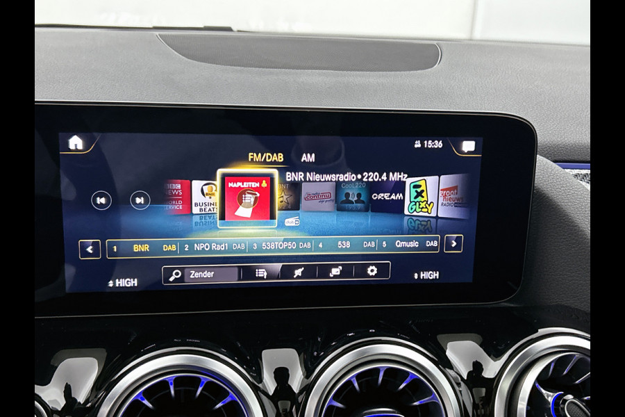 Mercedes-Benz GLA 250 e Business Solution AMG Limited AMG Line | Night Pakket | Panorama Schuif-Kanteldak | Ledkoplampen | Sfeerverlichting | Memory voorstoelen. Inclusief 24 maanden MB Certified garantie voor Europa.