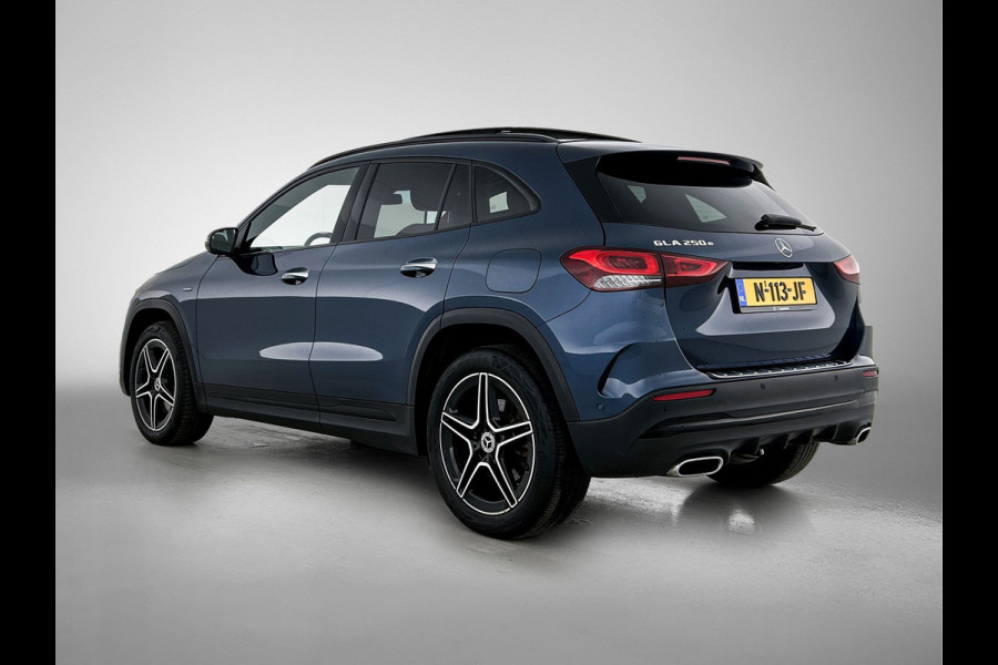 Mercedes-Benz GLA 250 e Business Solution AMG Limited AMG Line | Night Pakket | Panorama Schuif-Kanteldak | Ledkoplampen | Sfeerverlichting | Memory voorstoelen. Inclusief 24 maanden MB Certified garantie voor Europa.