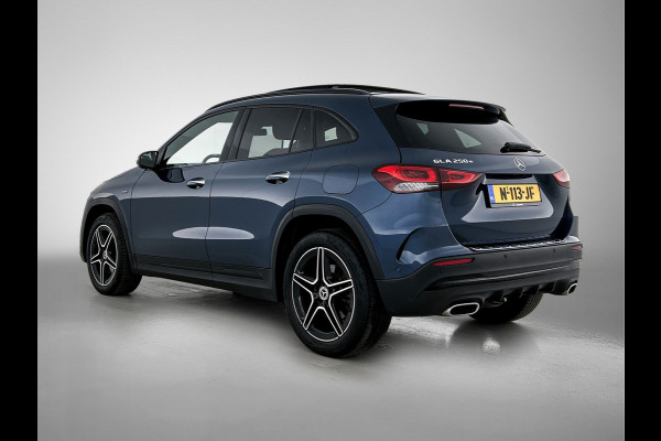 Mercedes-Benz GLA 250 e Business Solution AMG Limited AMG Line | Night Pakket | Panorama Schuif-Kanteldak | Ledkoplampen | Sfeerverlichting | Memory voorstoelen. Inclusief 24 maanden MB Certified garantie voor Europa.